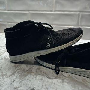 Aerosoles suede lace-up  5.5